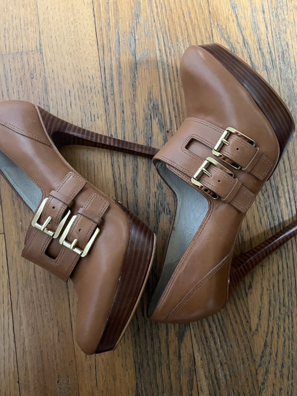 Michael Kors "Becca" pumps in camel or tan. Size 7.5 - Picture 2 of 9